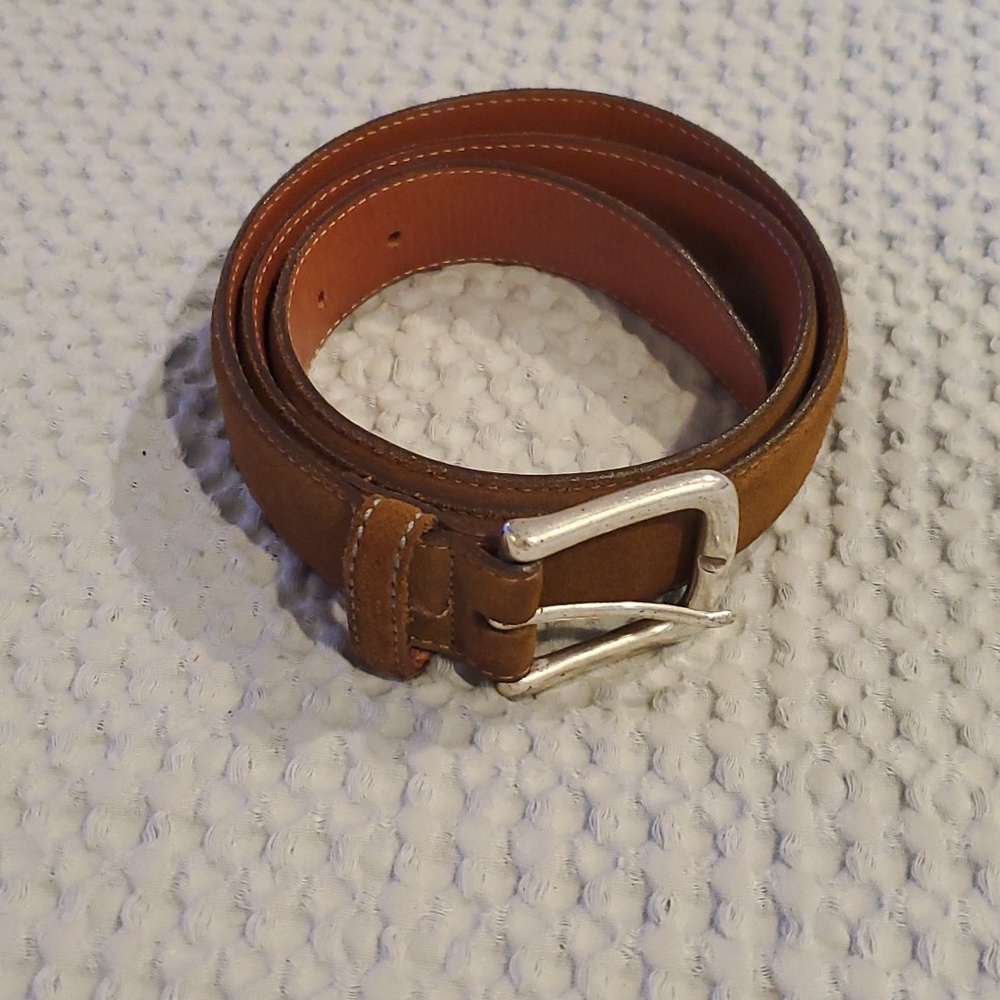 Vineyard Vines Cowhide Leather Size 30